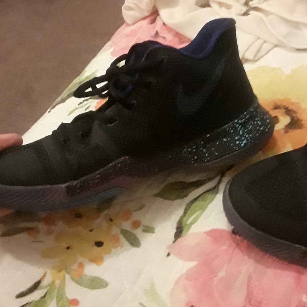 Nike shoes - Picture 3 of 7